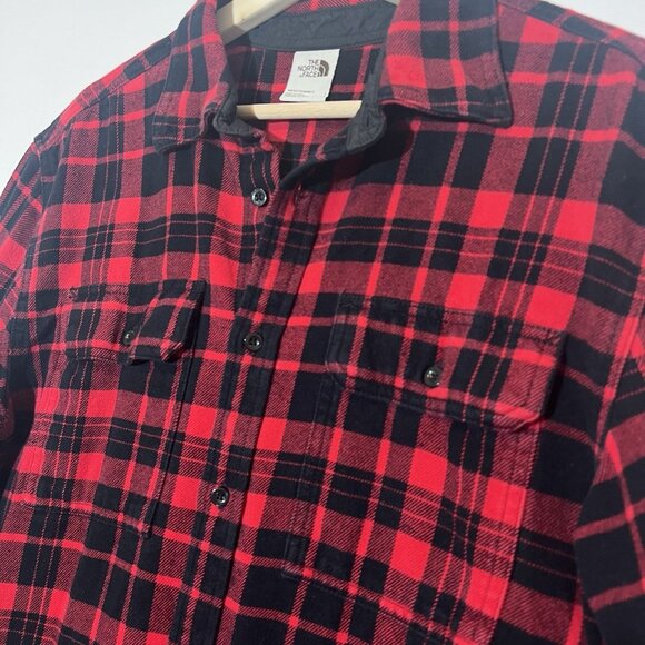 The North Face Men’s Red Plaid Flannel Shirt Size Large Buttons 100% Cotton - Picture 12 of 15